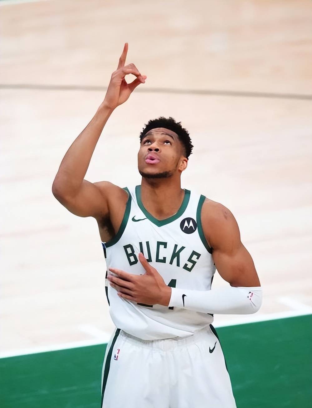 世界杯预选赛爆出大冷门（世界杯预选赛上演爆冷一幕）