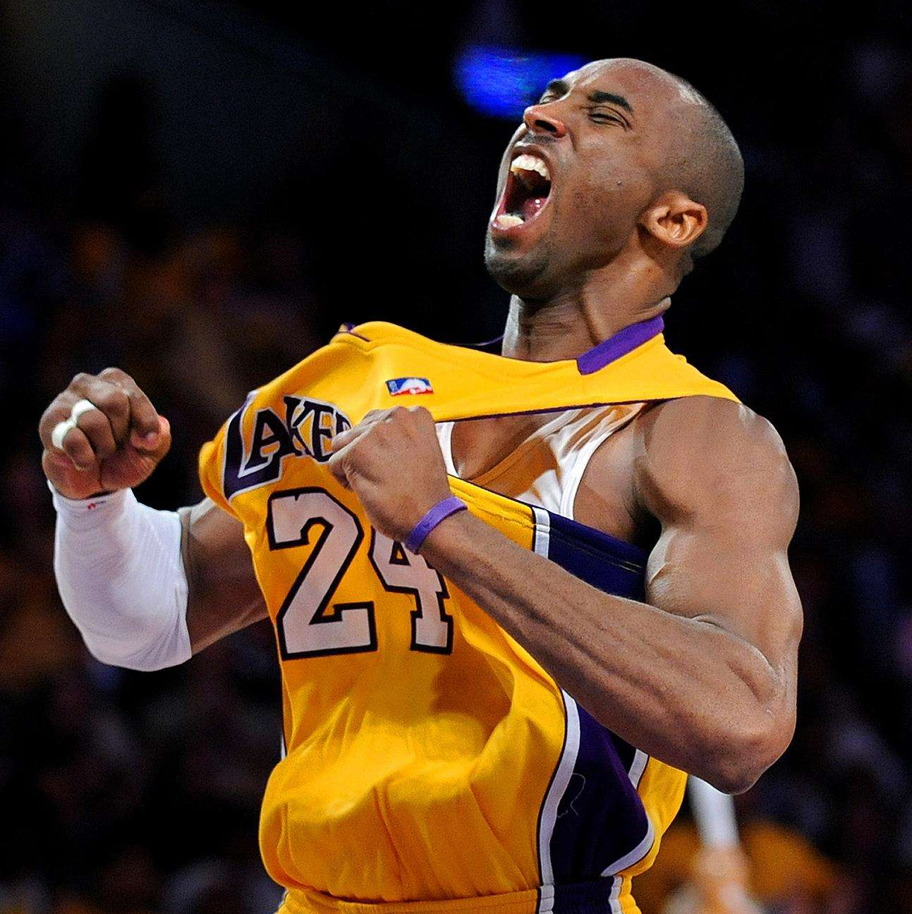 北青：向余望不参加冲超庆祝直奔U22，确认下赛季留在铜梁龙（北青：向余望缺席冲超庆祝赶赴U22，已确定下赛季继续效力铜梁龙）