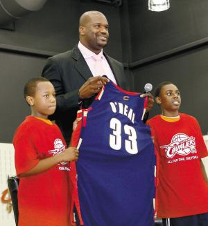 养老？不存在！40岁永动机累瘫了：触球101次 连续10轮狂奔90分钟（养老？想多了！40岁“永动机”累趴：101次触球，已连10轮跑满90分钟）