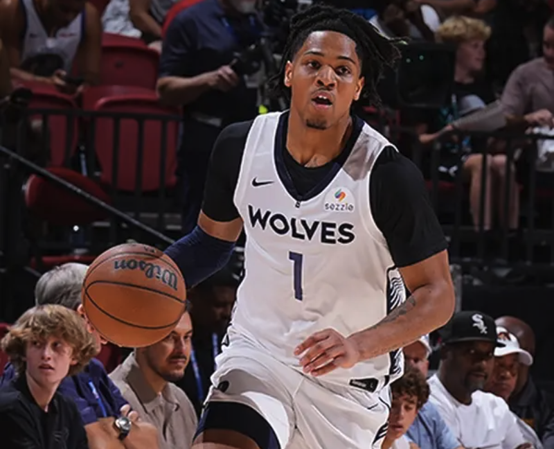 为梦想坚持的人最帅（坚守梦想的人最耀眼）