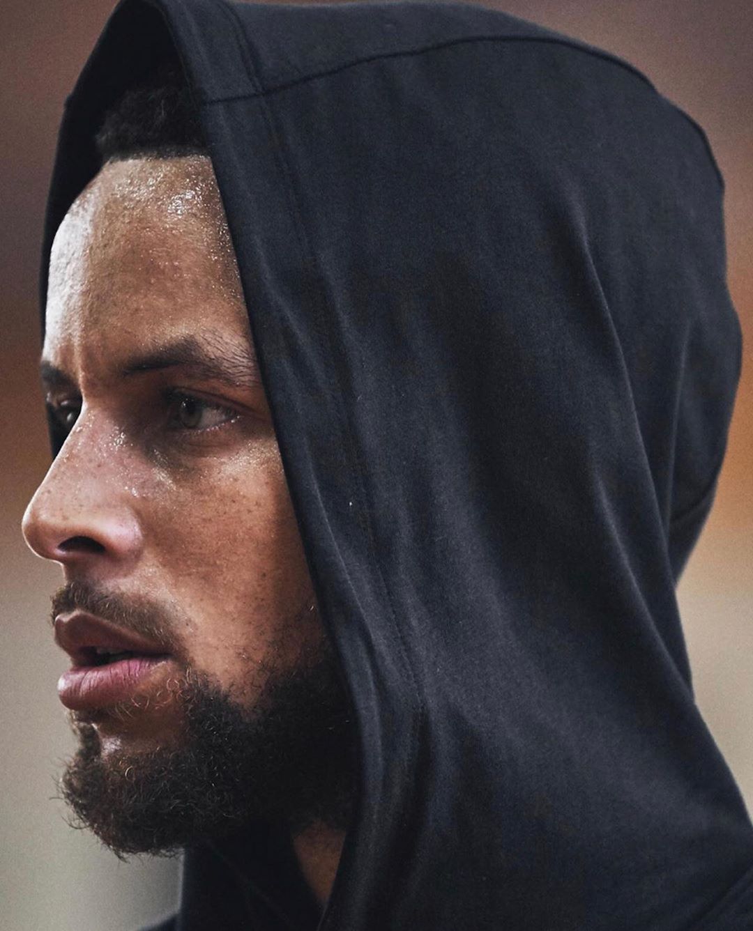 埃弗拉：希望英格兰球迷别再唱足球要回家了，感觉像是诅咒（埃弗拉建议英格兰球迷别唱“足球要回家”，称这像是一种诅咒）