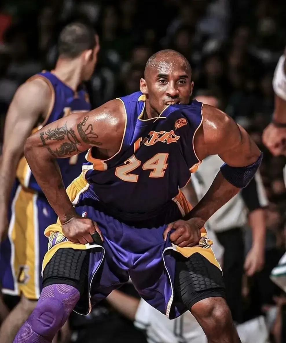 记者：斯图加特有意前锋卡利穆恩多，森林对高报价持开放态度（记者：斯图加特相中卡利穆恩多，森林对高价放人持开放态度）