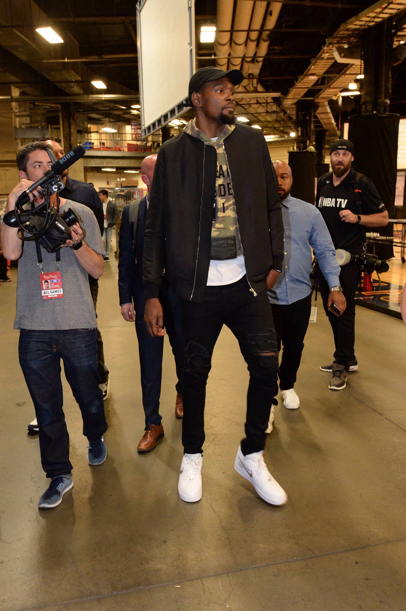 特罗萨德打进英超50球，成第5名达成此成就的比利时球员（英超50球里程碑达成，特罗萨德成为比利时第5人）