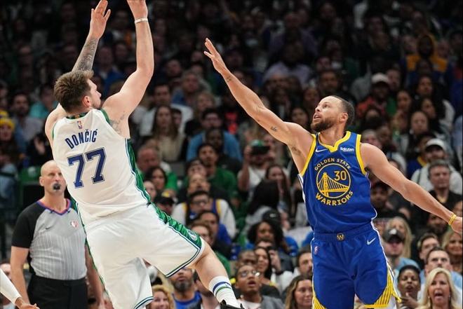 疯狂的足球：米兰门神迈尼昂的盘带合集（AC米兰门神迈尼昂盘带集锦：门将的华丽脚法）