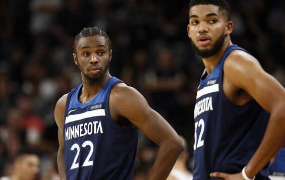 阿布拉汗总结2025：谢谢这一年的滚烫，谢谢所有“我们”（阿布拉汗2025年终盘点：致敬这一年的炽热，感谢所有的我们）