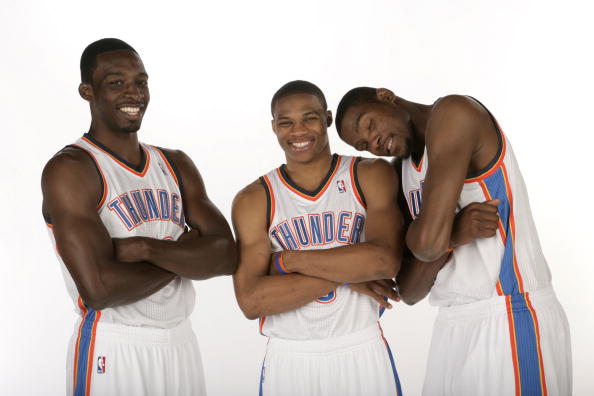 足球中超主帅否认下课传闻：全力以赴（中超主帅辟谣下课风波：将继续全力以赴）