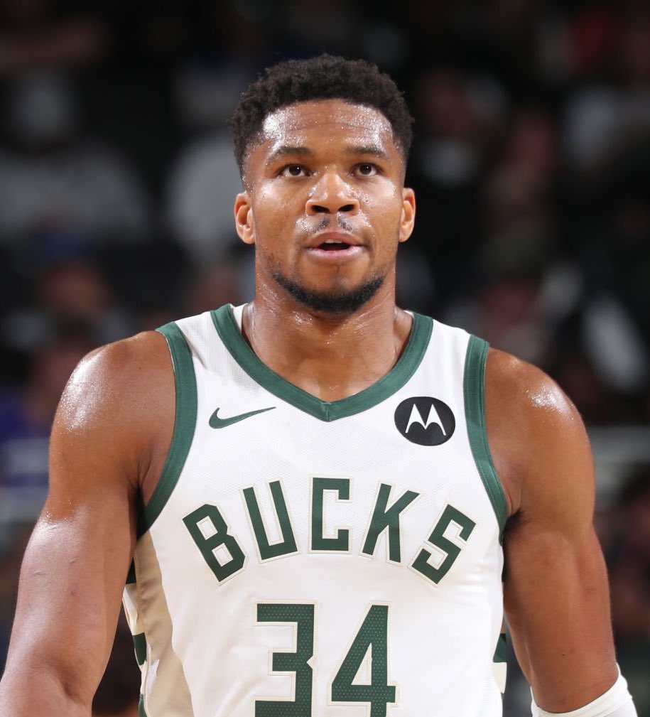 世体：安东尼脚踝遭遇轻微扭伤，但预计可对阵巴萨（世体：安东尼脚踝轻度扭伤，预计仍可出战巴萨）