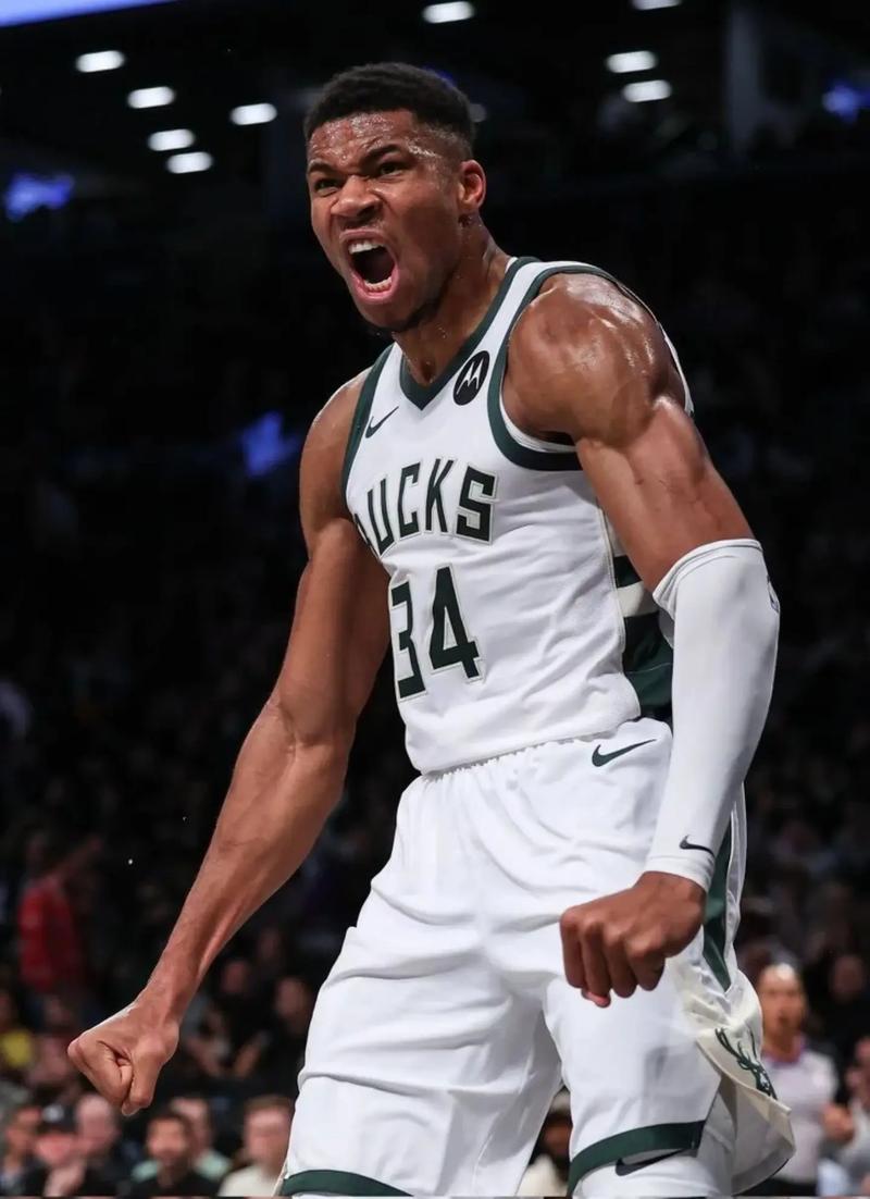 记者：曼联很乐观能成功签下谢什科，英力士已批准了这笔转会（记者称英力士已放行交易，曼联看好敲定谢什科）