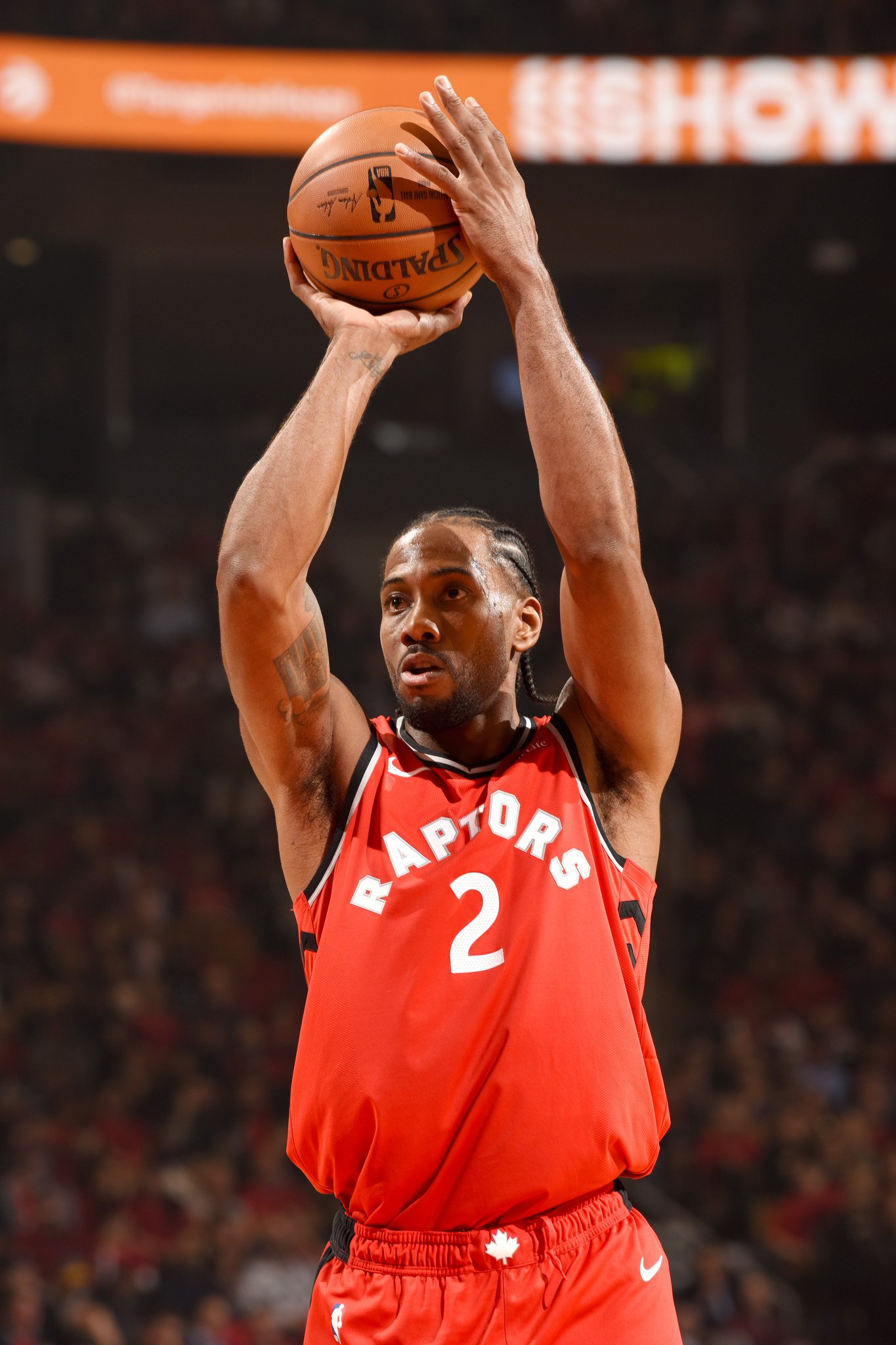 米体：斯帕莱蒂考虑放弃无锋阵，重新启用2名进攻中场+1名中锋（米体：斯帕莱蒂或放弃无锋战术，改用两名进攻中场搭配一名中锋）