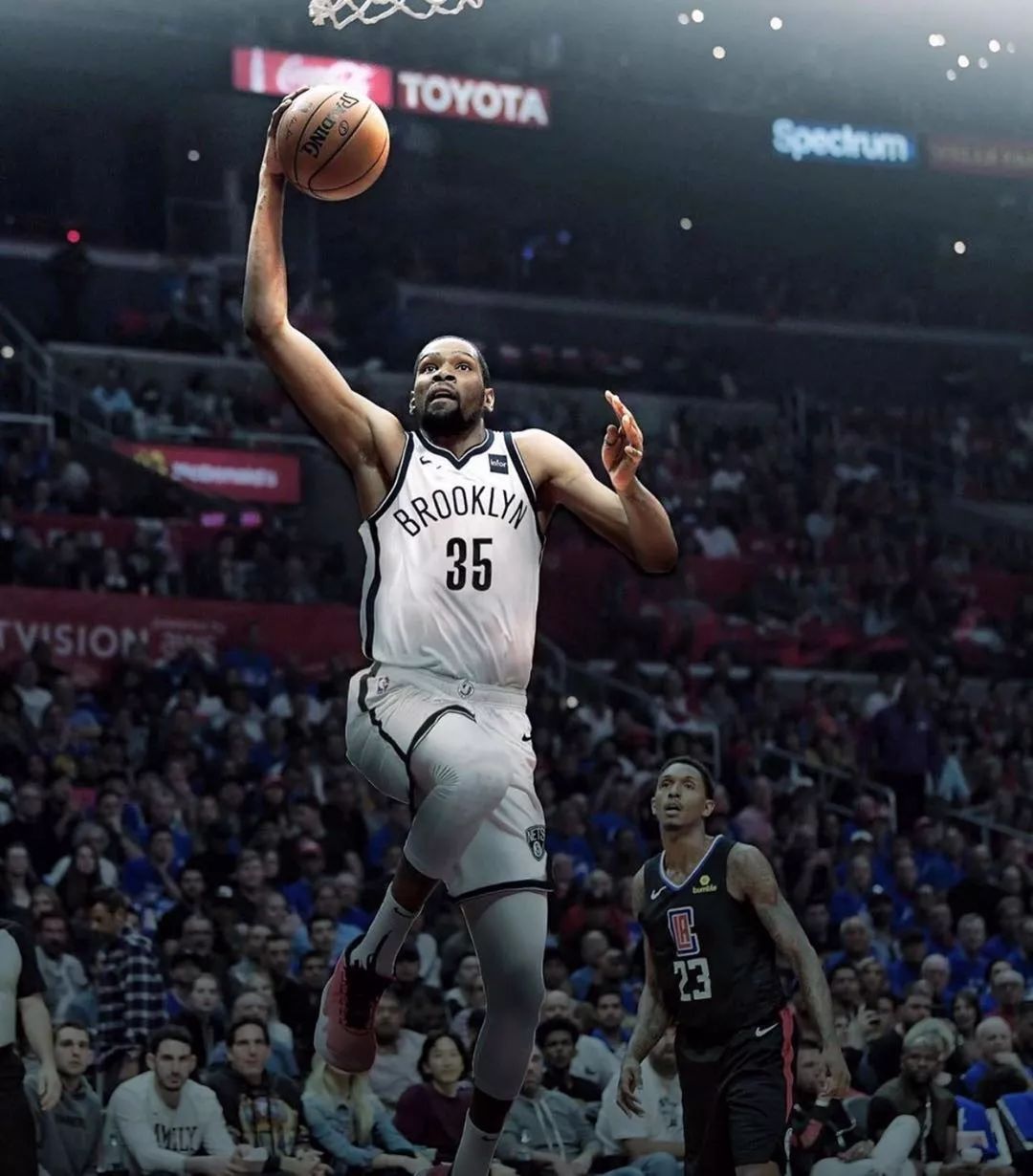 埃梅加：很荣幸完成荷兰队首秀，明年能入选世界杯大名单就知足（埃梅加：荣幸迎来荷兰队首秀，若明年入选世界杯名单已心满意足）